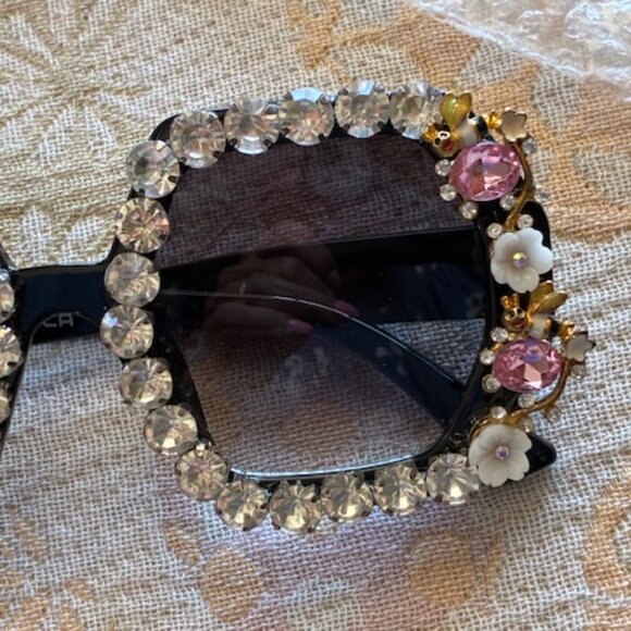 Ultra DIVA BLING * Shells & Large CZs * VACAY SUNGLASSES * Black w PINK & WHITE main image 4
